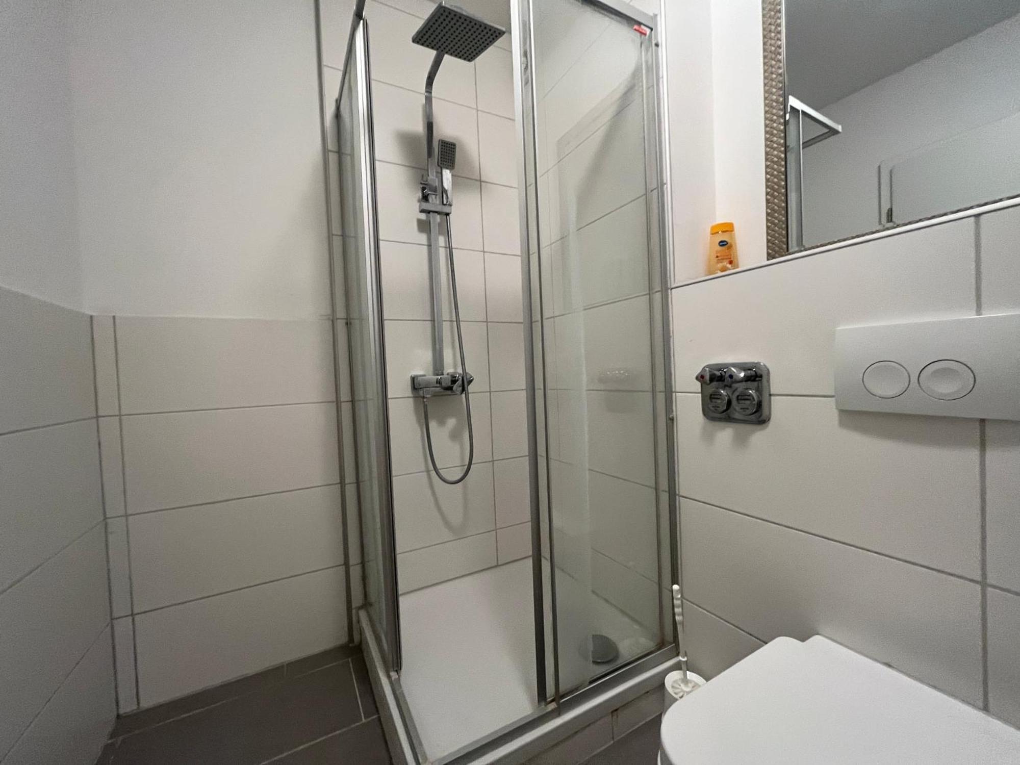 Simplex Apartments Am Europaplatz Karlsruhe Szoba fotó